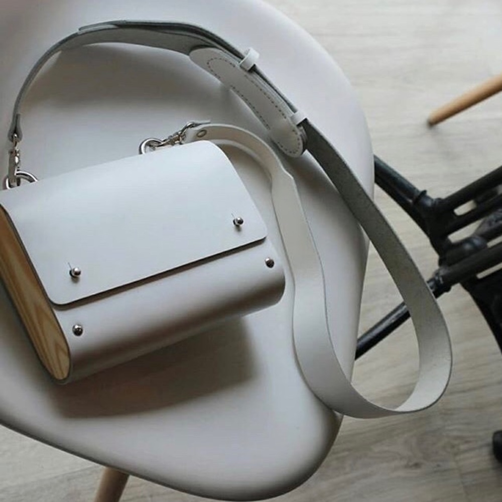 Custom-ordered designer crossbody bag - Picture 4 of 8